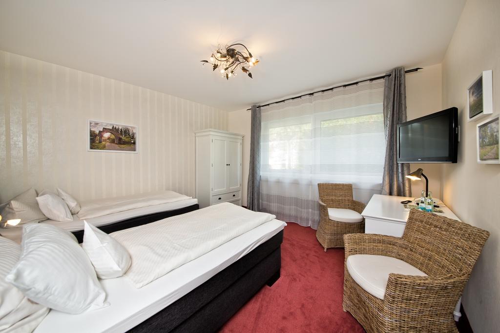 Hotel Jaegerhof Штатсбад-Брюккенау Экстерьер фото